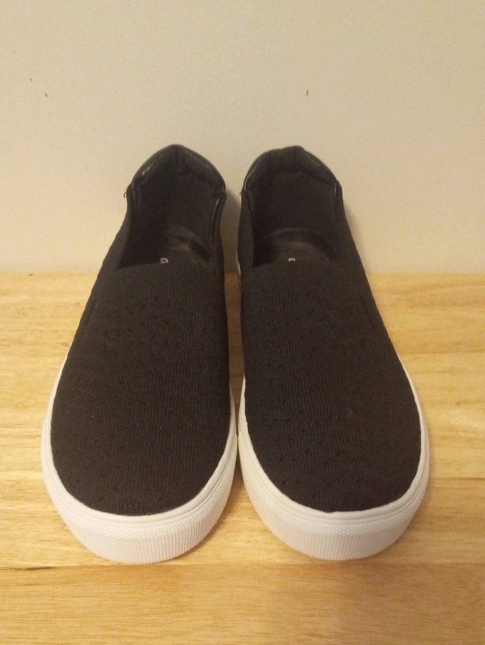 comfortview Black Slip-On Knit Sneakers with White Sole